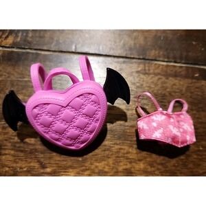 Monster High Draculaura Doll 2022 G3 Reboot Heart Backpack Purse + Top